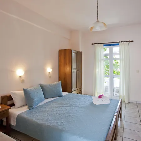 Stefano * Naousa (Paros)